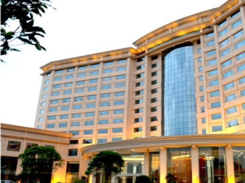 The Grand Plaza Hotel Ji'an  Exterior foto