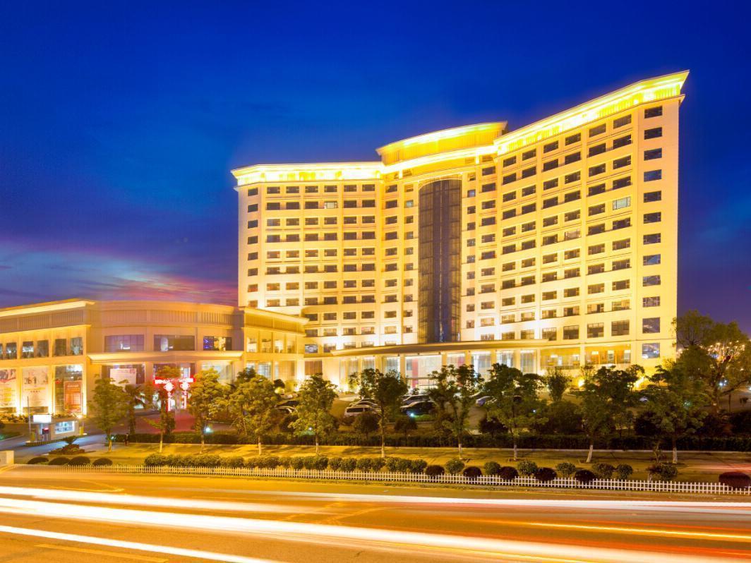 The Grand Plaza Hotel Ji'an  Exterior foto