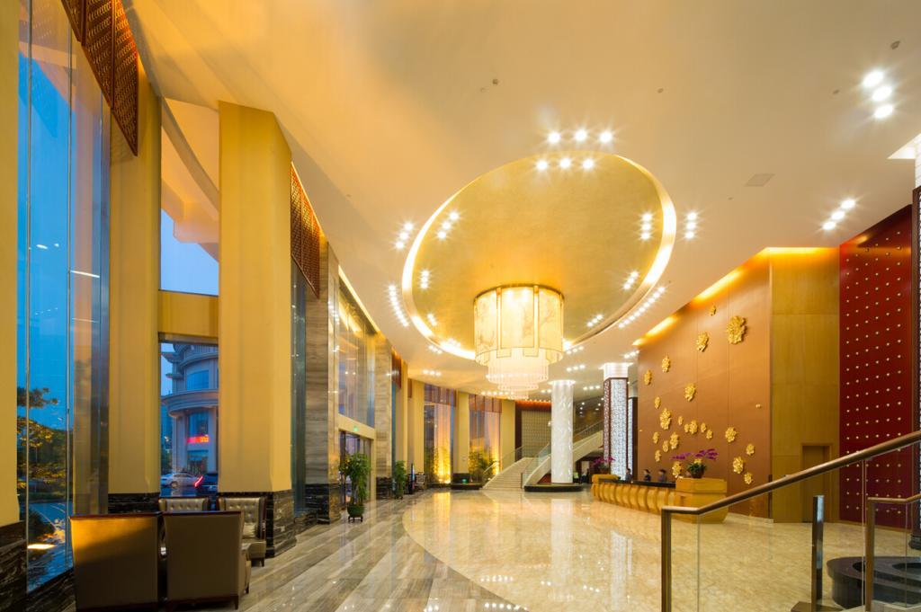 The Grand Plaza Hotel Ji'an  Exterior foto