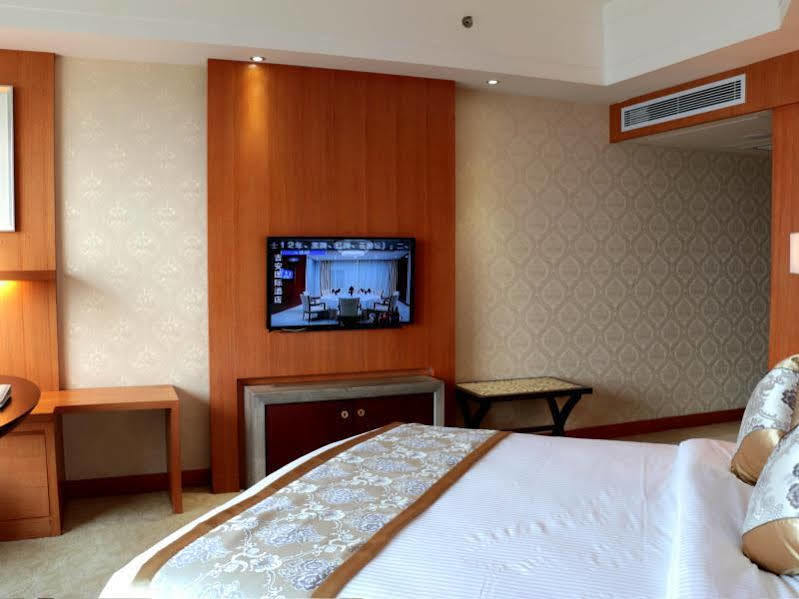 The Grand Plaza Hotel Ji'an  Exterior foto